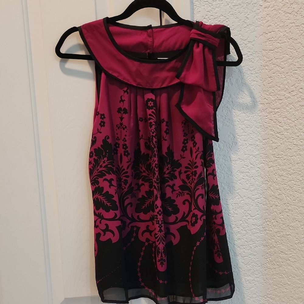 Elegant Plum Colored and Black Sleeveless Top